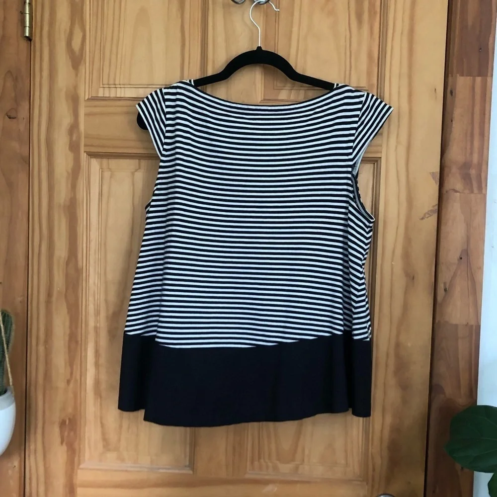 ♠️ Kate Spade ♠️ Black and White Striped Short Sleeve Top